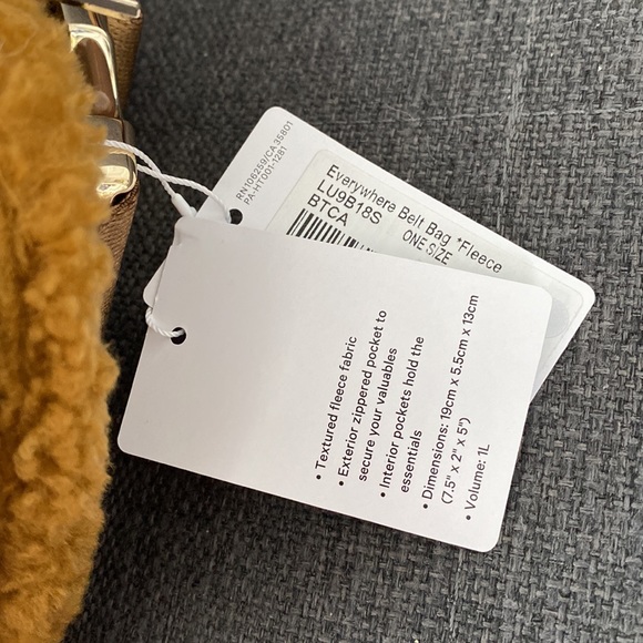 COPY - Everywhere Fleece Belt Bag By Lululemon - Picture 8 of 12